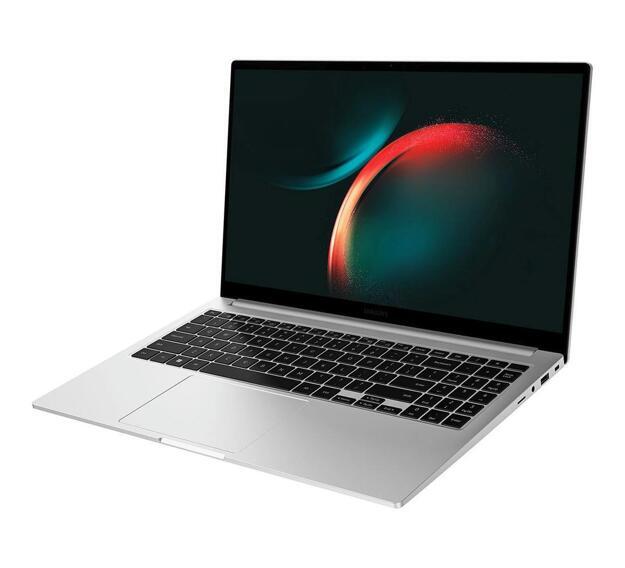 Ноутбук Samsung Galaxy Book 3 15.6" (i7-1360P, 16GB, 512GB SSD, IPS) серебристый