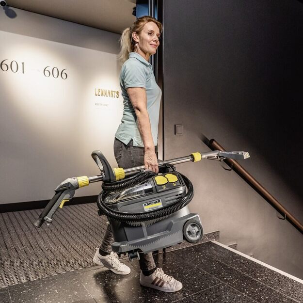Пылесос Karcher Puzzi 8/1 Adv
