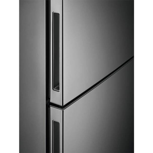 Холодильник Electrolux LNT7ME46X2