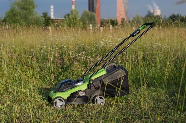 Газонокосилка роторная Greenworks G24LM33K2